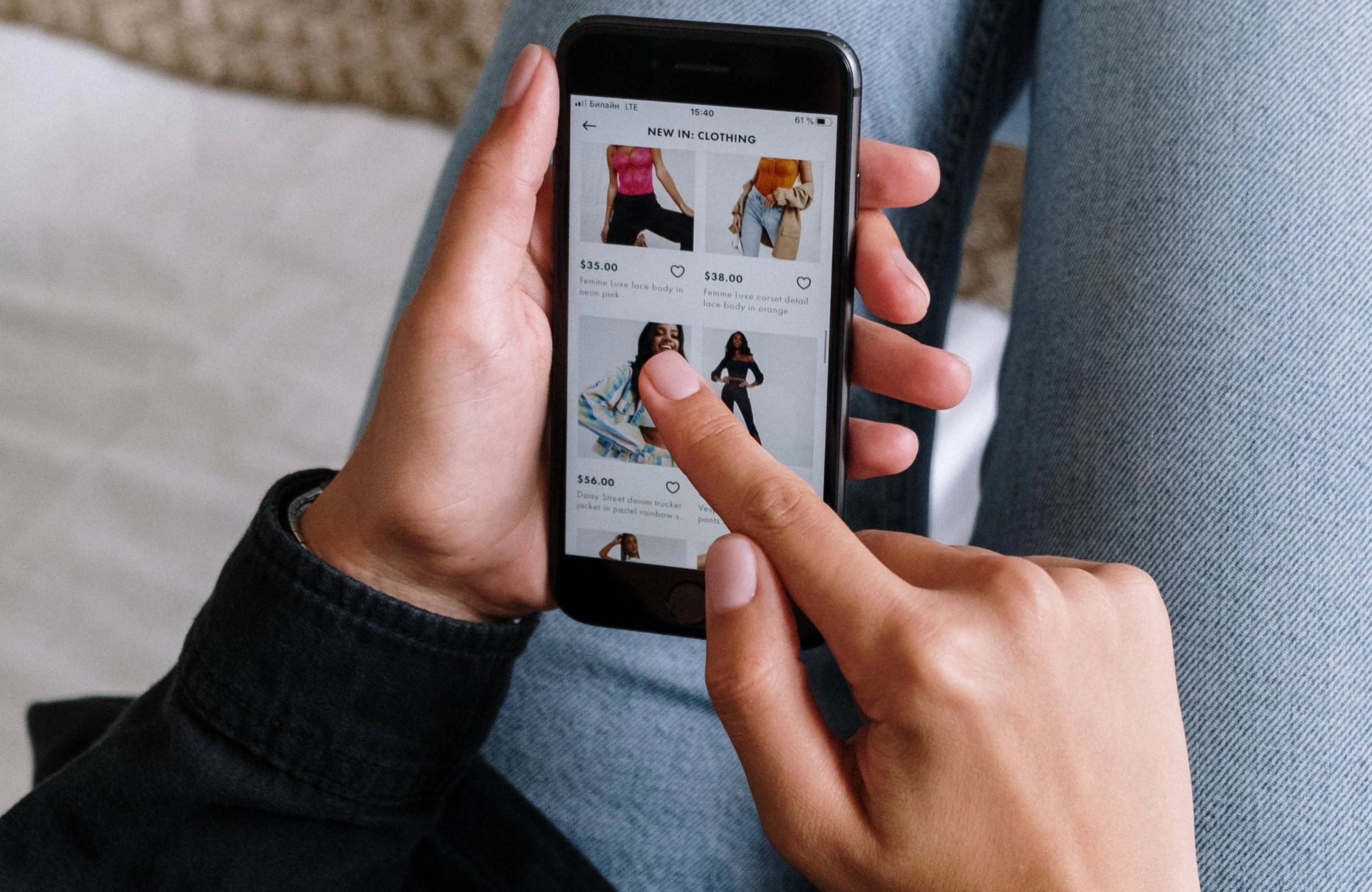 Interfaz de tienda online y compra de productos e-commerce